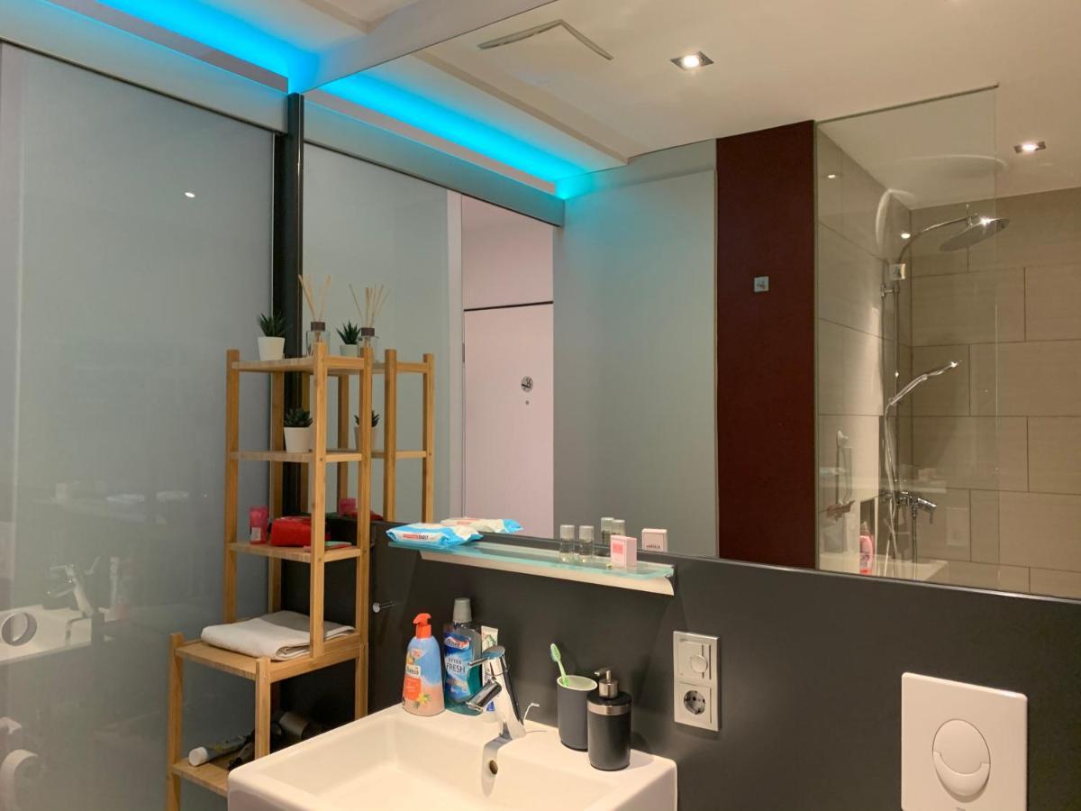 شقة Exklusive WohlfüHloase By Rabe - Parkplatz & Free Netflix & Coffee-Bar كارلسروه المظهر الخارجي الصورة